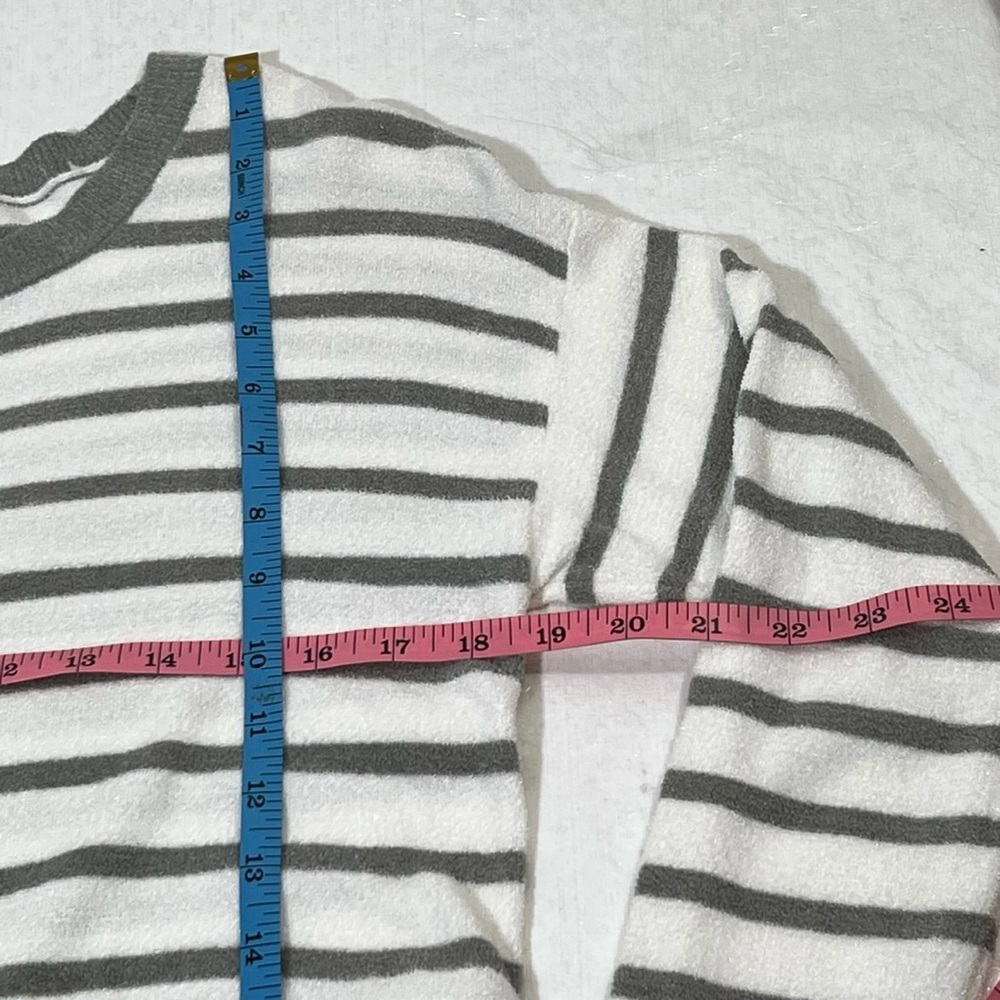 Barefoot Dreams Gray and White Striped Sweater - Picture 4 of 10